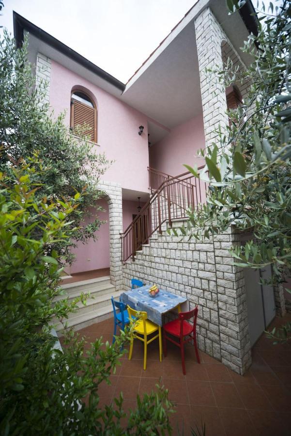 Comfortable Apartments In Peroj Near The Sea المظهر الخارجي الصورة